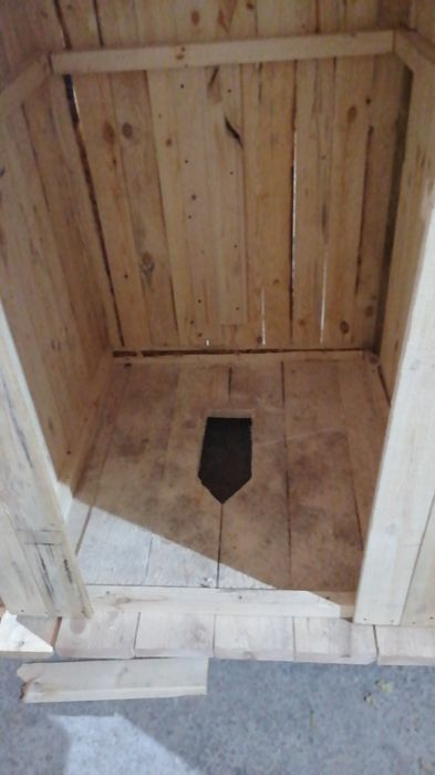 Туалет из дерева под заказ сделаем