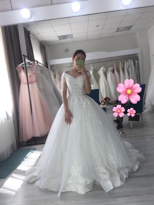 Продам шикарное свадебное платье