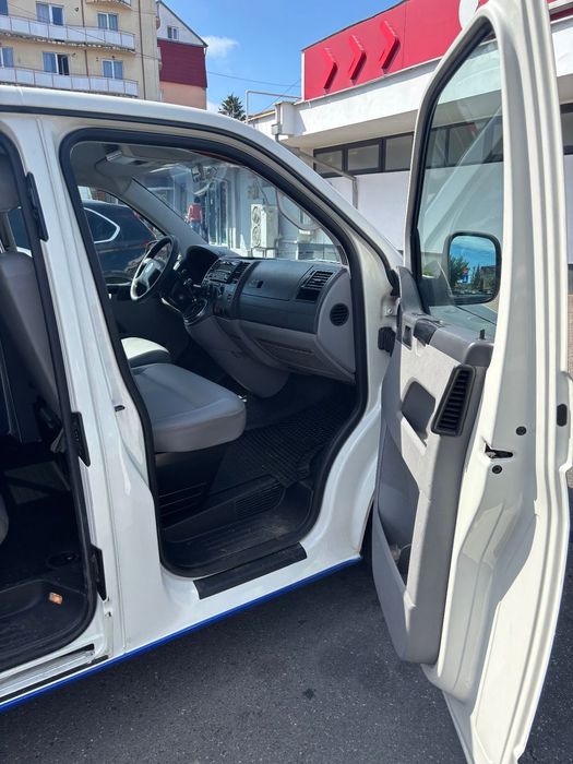 4X4 Volkswagen Multivan Volkswagen Caravelle T5 4x4 Autoutilitara