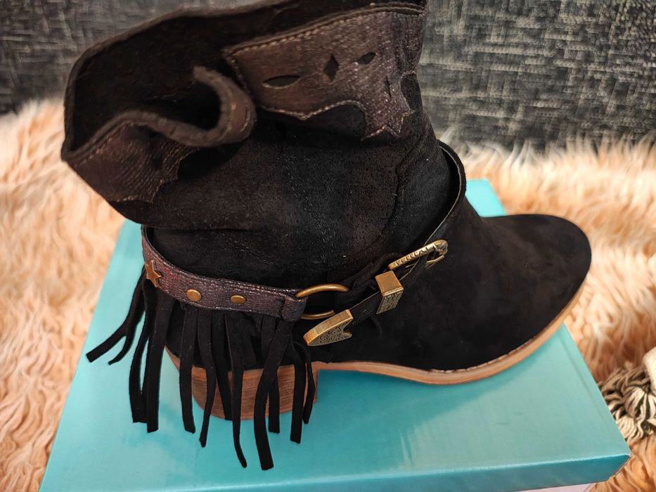 Botine/Ghetuțe cu franjuri detașabile (NOI)