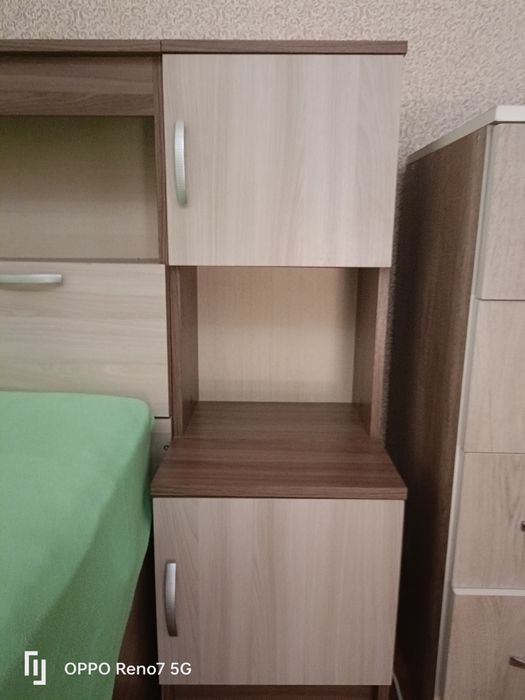 Продам кровать с двумя тумбочками