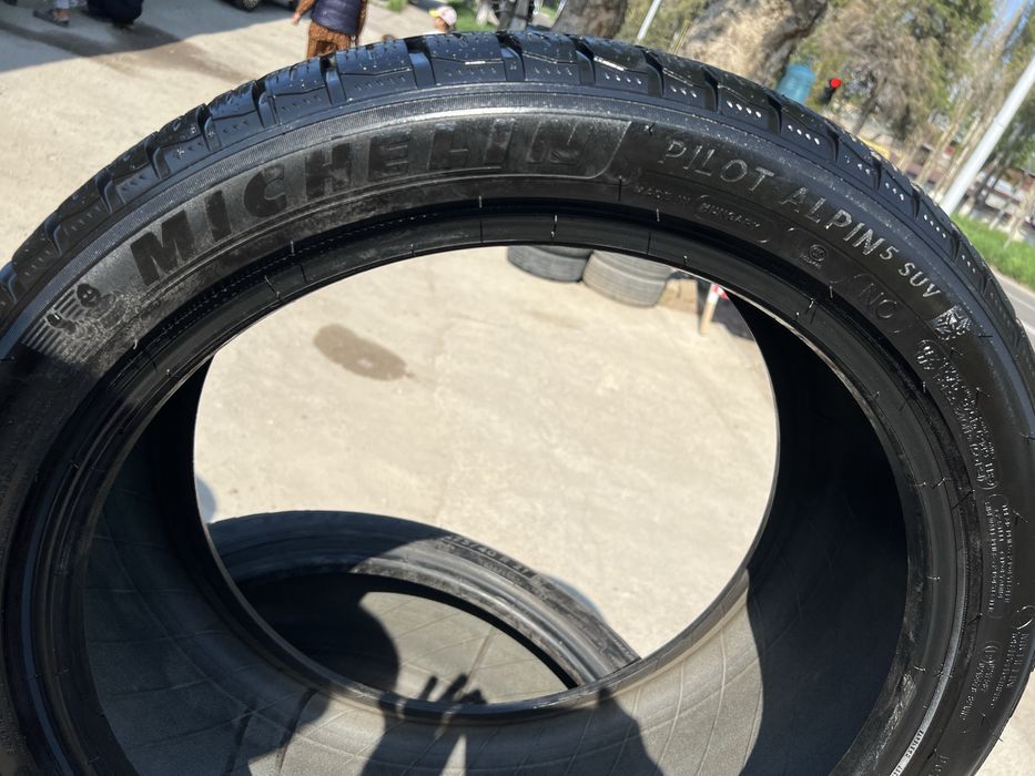 Michelin Pilot Alpin 5 SUV zimniy sotiladi