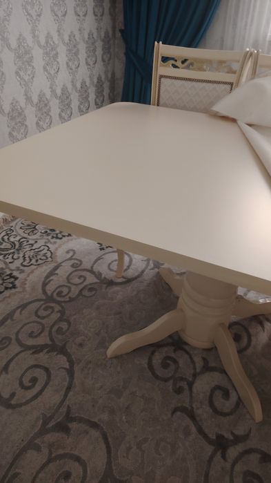 Стол и стулья  мебель