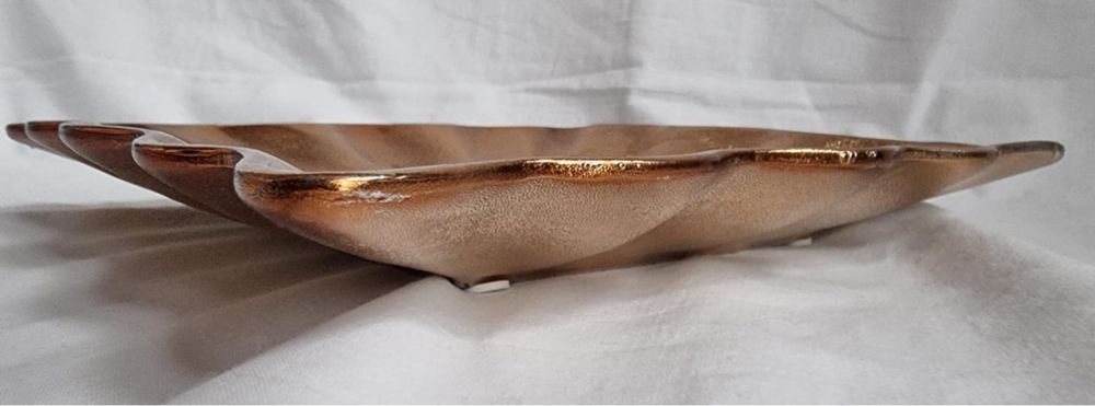 Decor masa auriu cu pietre