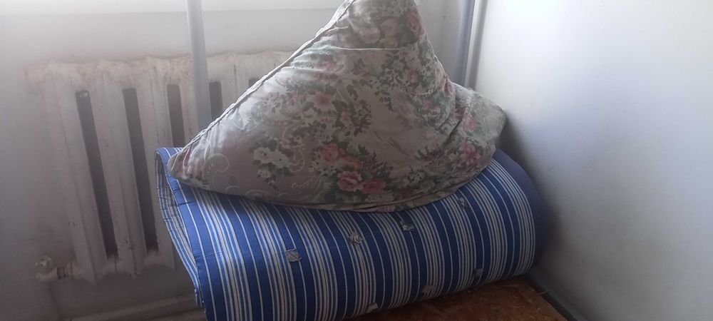 Матрасы, подушки , одеяла для хостела