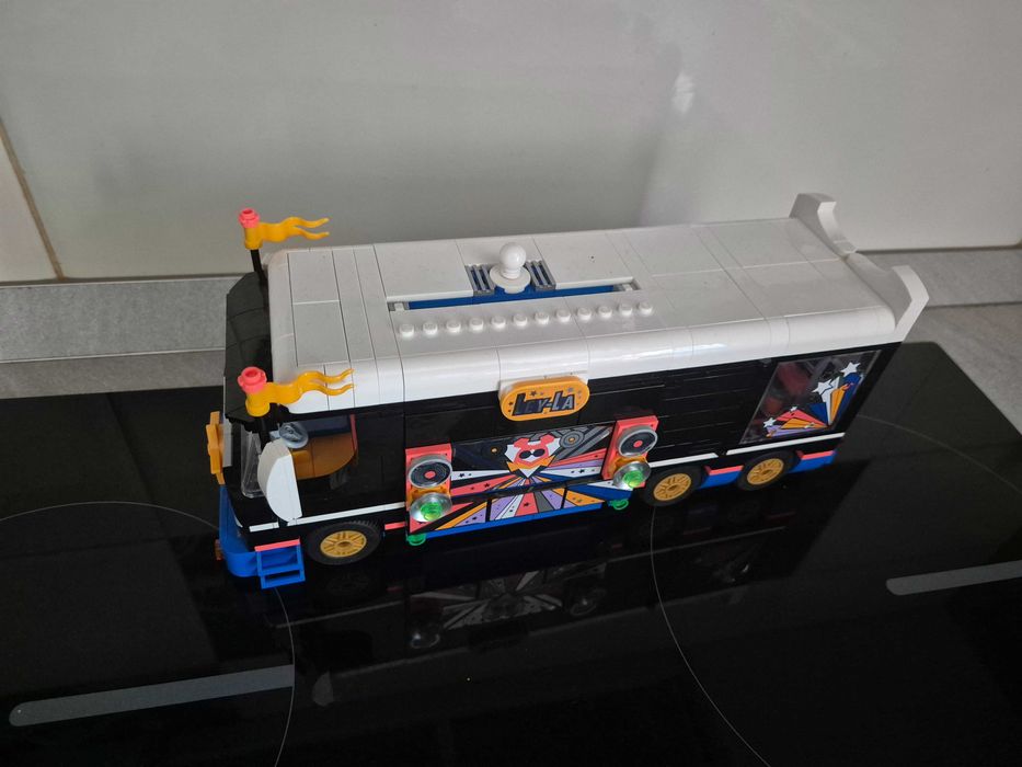 LEGO Friends: Autocar de turneu 42619, 8 ani+, 845 piese - OCAZIE