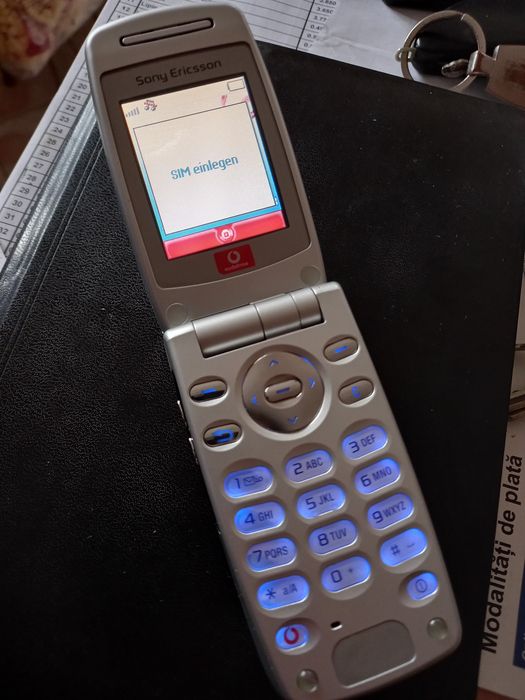 Vând Sony Ericsson Z600 pt Colecționari sau Pasionați