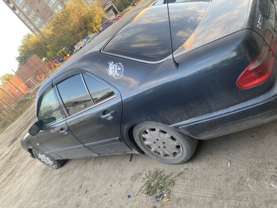 Mercedes-Benz e 230, 1996г