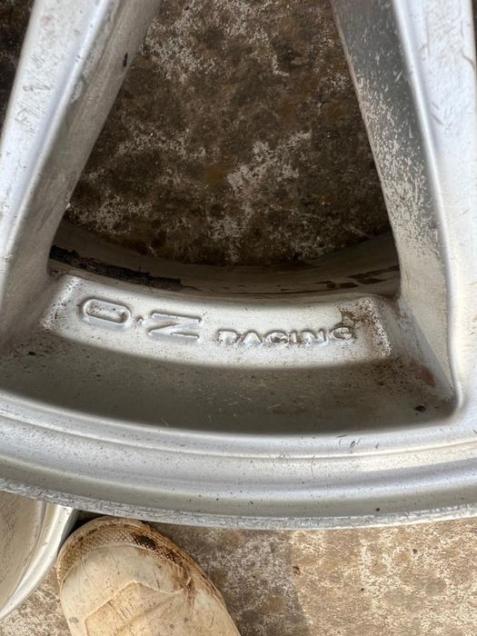 Set 4 jante OZ Racing Superleggera 16x7J ET35 -  5 gauri