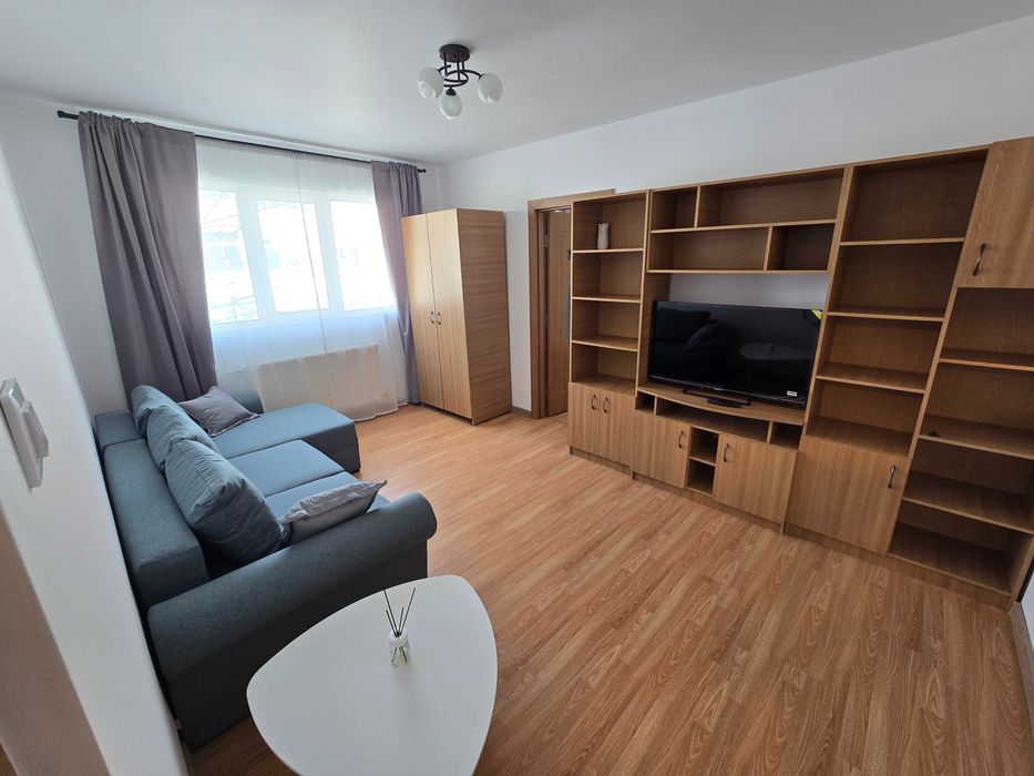 Câmpina - Ap. 2 cam - Et. 3 - mobilat - 350 Euro/Luna