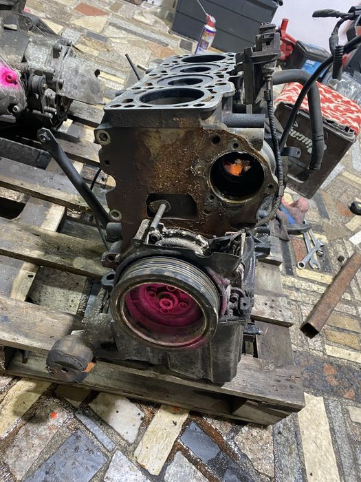 Bloc motor ambielat Vw Audi 2.0 tdi CAG CAGA CBA CBB
