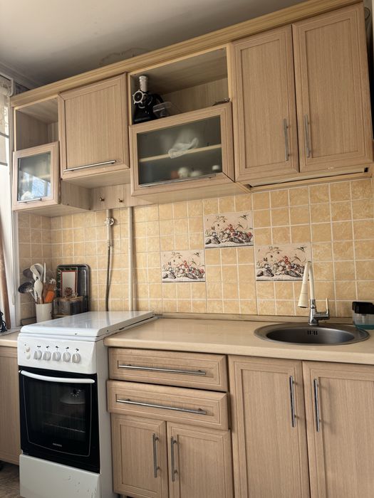 Кухынный шкаф срочно