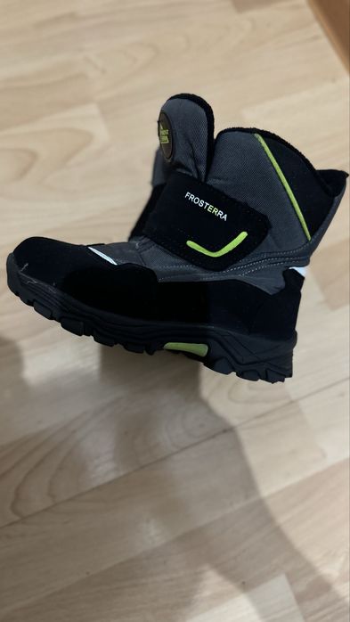 Продам сапоги детские