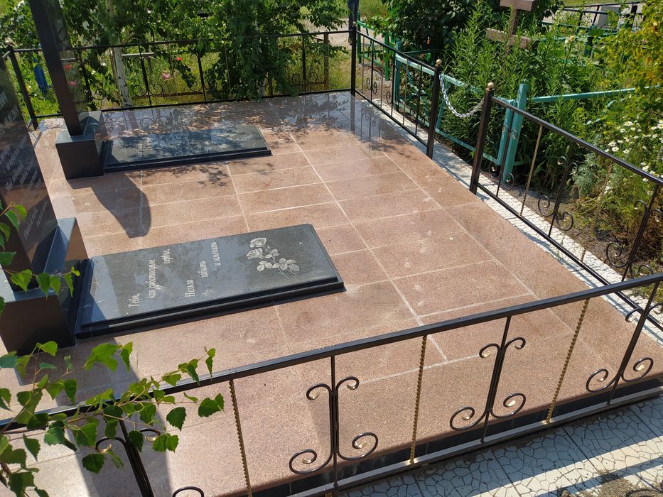 Ритуальные ограды, мазары.