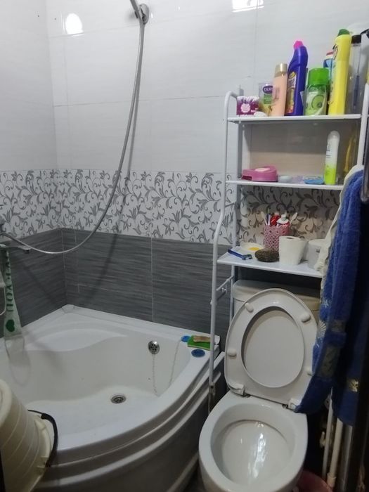 Срочно . продам 1ком.кв.бывший общага.