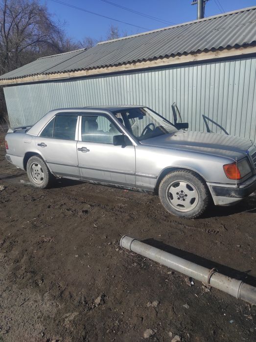 Мерседес(дизель) в хорошем состоянии.