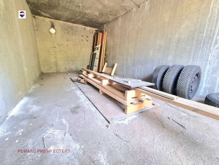 Продава се Гараж / Паркомясто в Русе, Здравец Изток - 18 кв.м за 1050 €/кв.м - Снимка #6