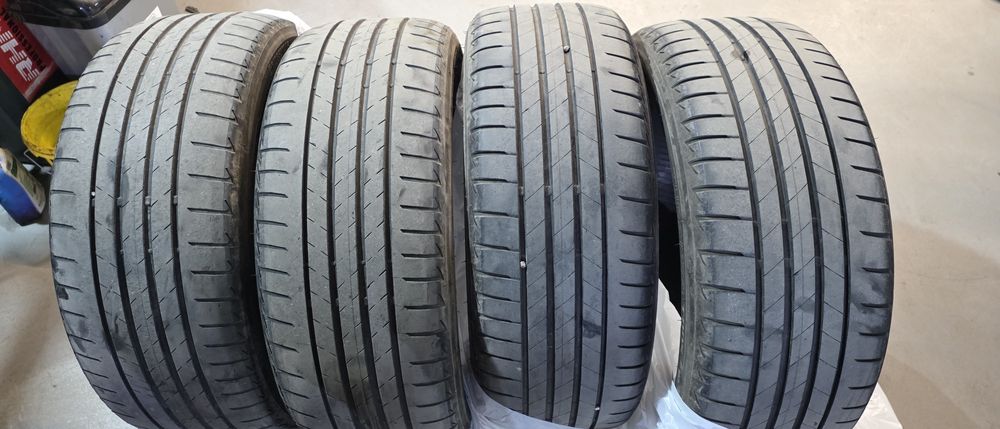 Set anvelope vara BRIDGESTONE 225/45 R18