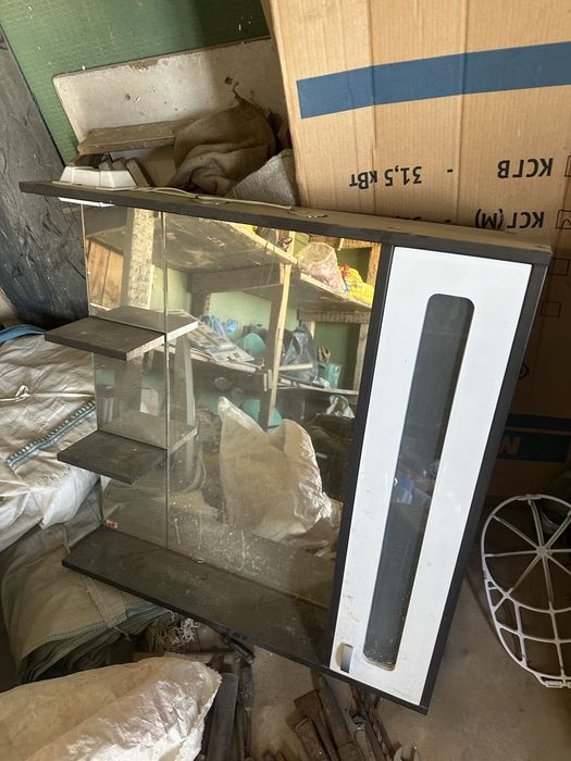 Шкаф зеркальный навесной