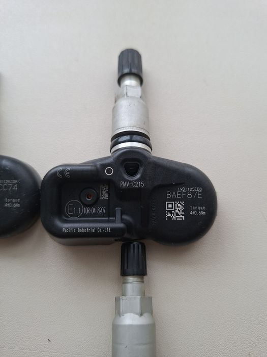 Продам датчики давления шин. Тойота Оригенал.