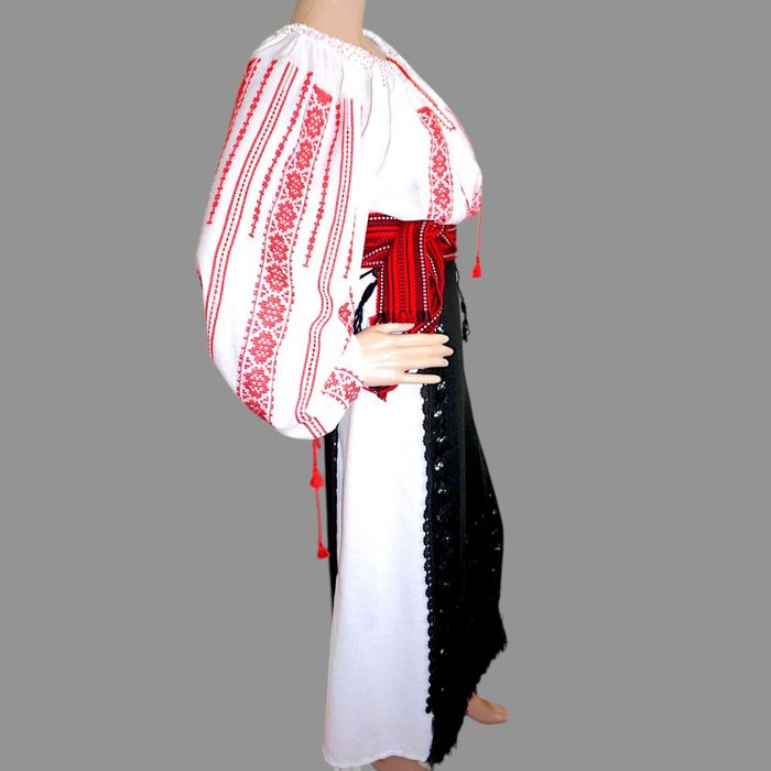 Costum popular cu ie tesuta manual marimea L-XL