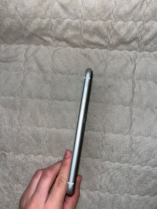 Продам Iphone 11