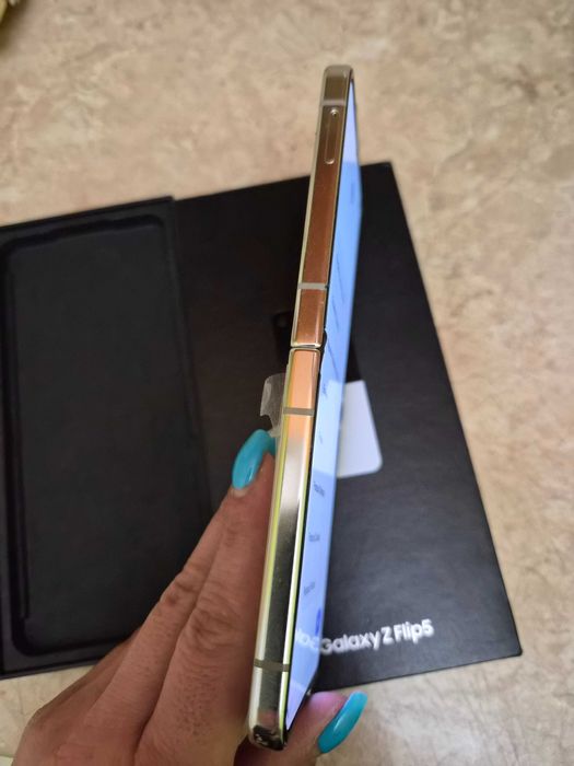 Samsung Galaxy Z Flip5