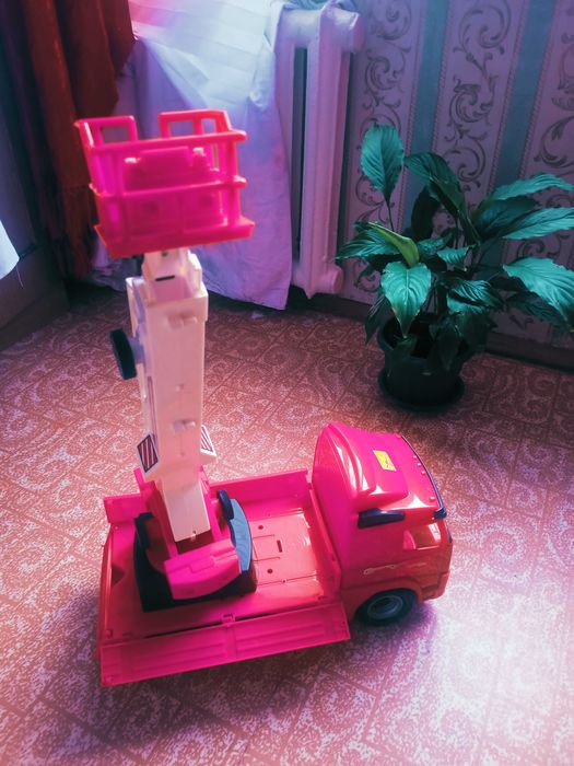 Продам машину игрушку