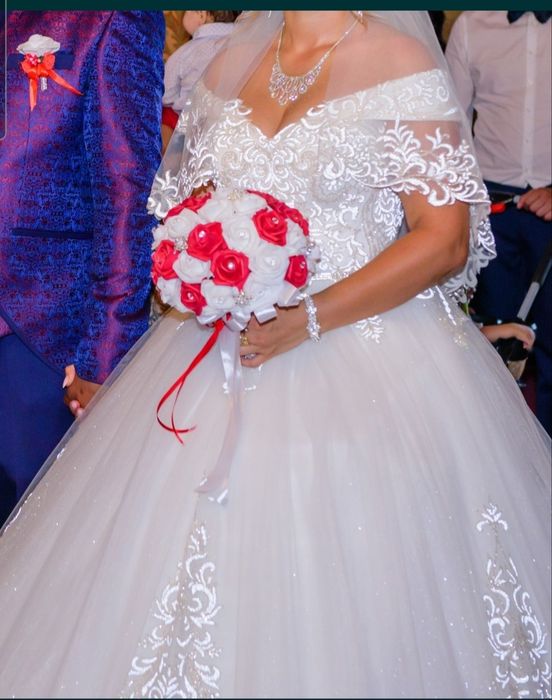 Vând rochie mireasa