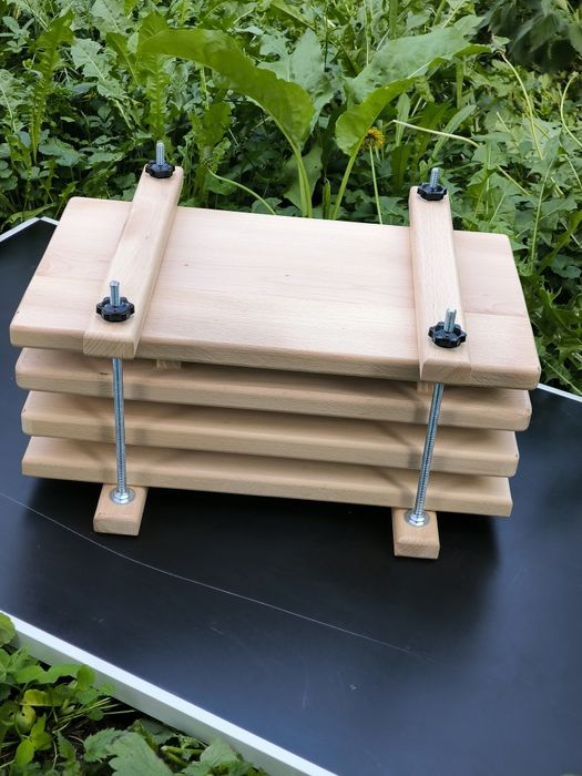 Преса, стяга за пастърма, суджуци и други домашни  мезета