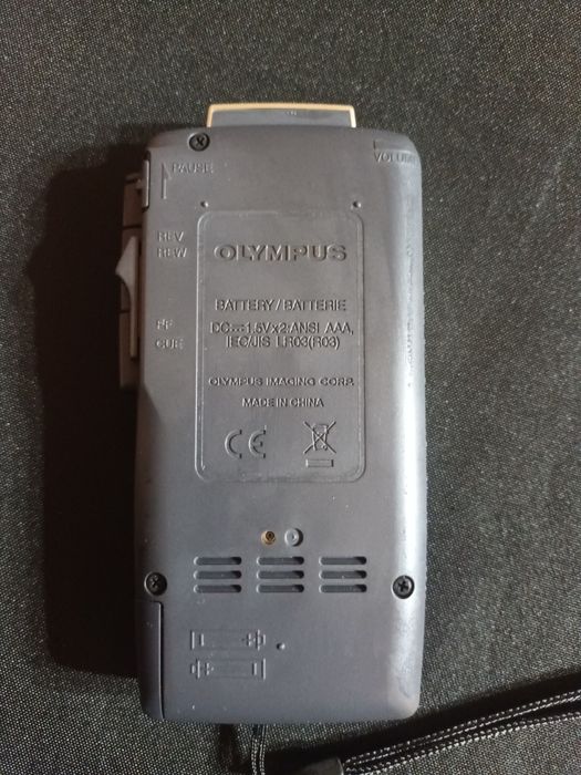 Reportofon Olympus J3000