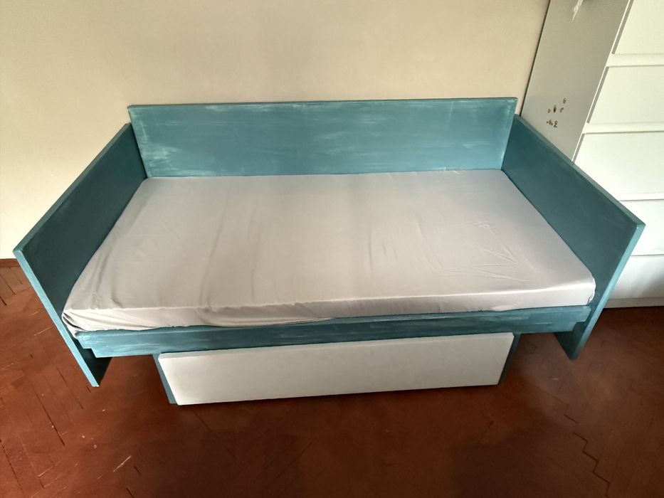 Разтегателен диван