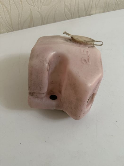 Продам бачок омывателя на бмв е36