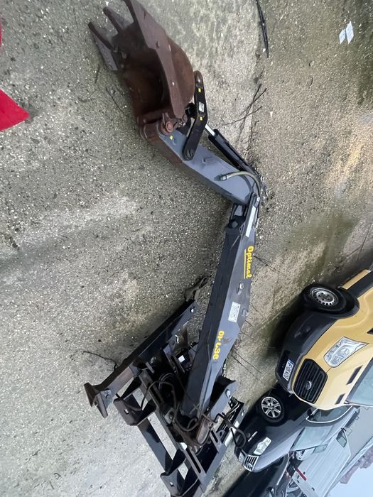 Atasament brat bobcat