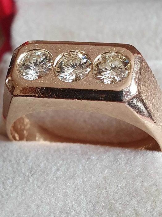 Putere eleganta ghiul unicat power TANK aur masiv si diamante naturale