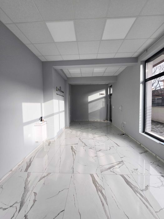 Дава се под наем Магазин в Асеновград - 38 кв.м за 298.86 € - Снимка #2