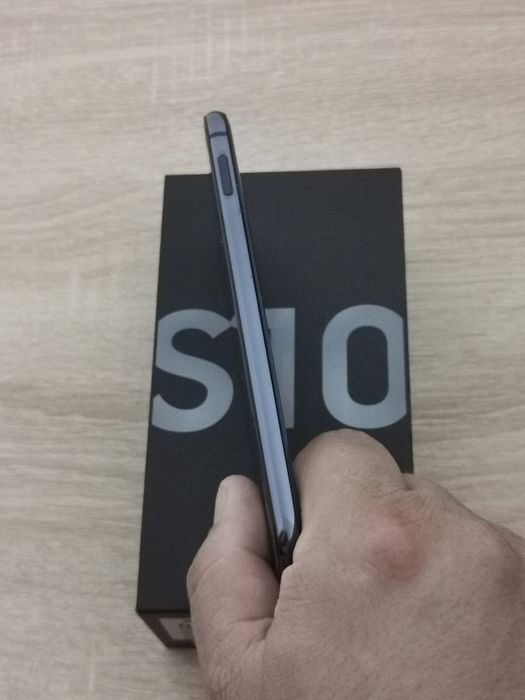 Samsung Galaxy S10e