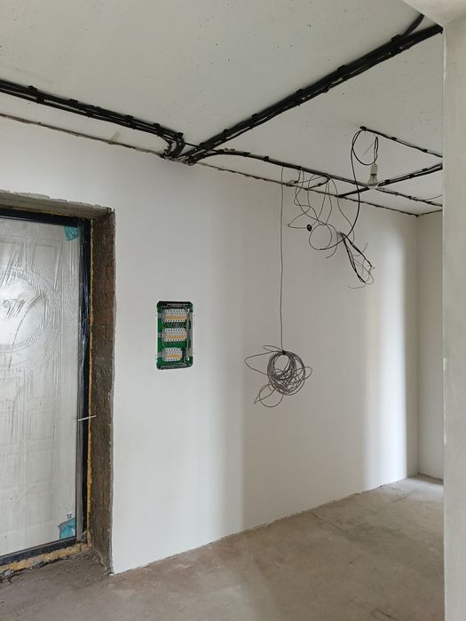 Продам 2х 4/9 в ЖК 8 КВАРТАЛ