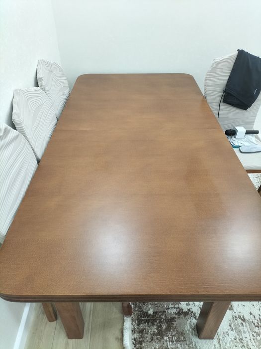 Стол со стульями