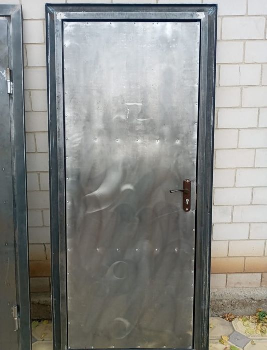 Продам железные двери