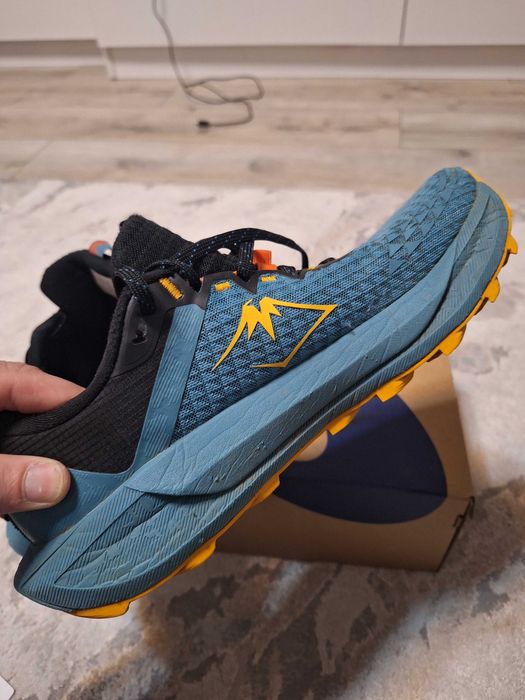 Asics Trabuco 13 - trail маратонски за планинско бягане 41.5-42 размер