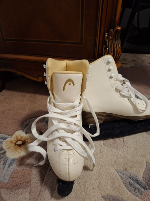 Продаю коньки 5 с.В отличном состоянии.