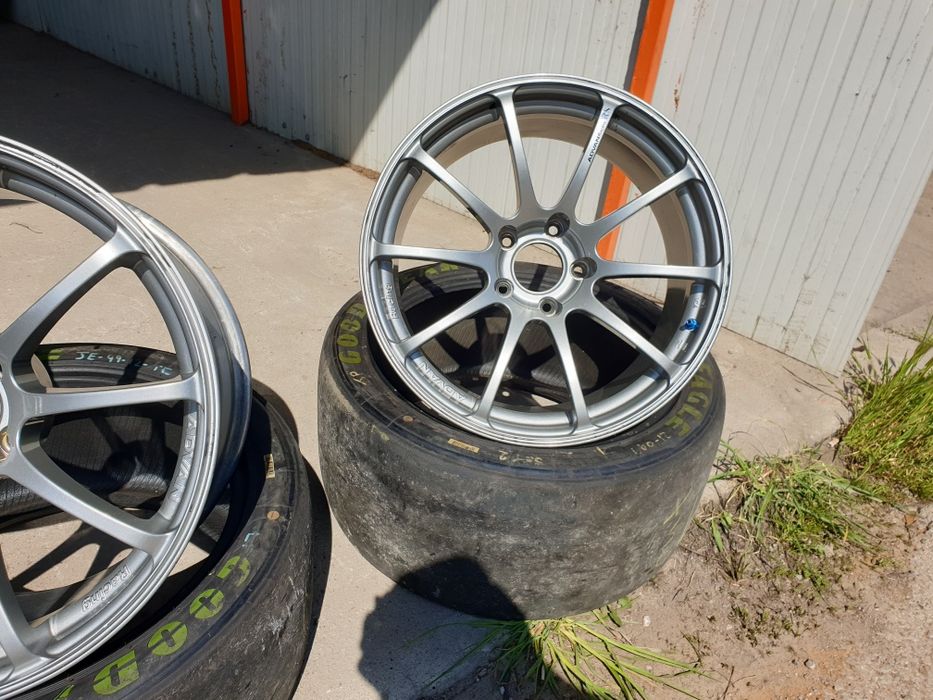 18x9.5j et18 ADVAN Racing 5x120 BMW