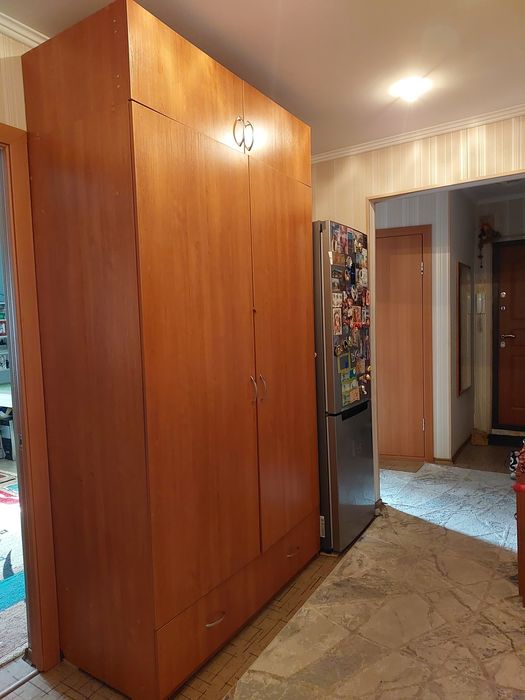 Срочно продам большой Шкаф