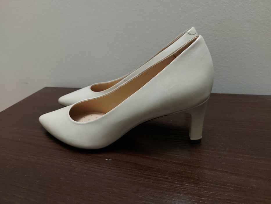 Новые кожаные туфли GEOX