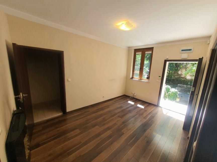 Дава се под наем Етаж от къща в София, Лозенец - 80 кв.м за 800 € - Снимка #5