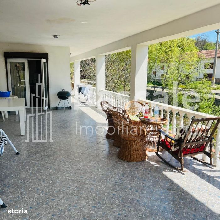 Casă de vânzare în Globu Craiovei – la doar 30 km de Băile Herculane!