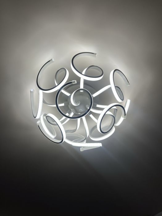 Продам Led-люстру