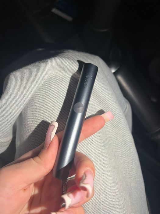 Iqos Iluma ( Carcasa+Incarcator)