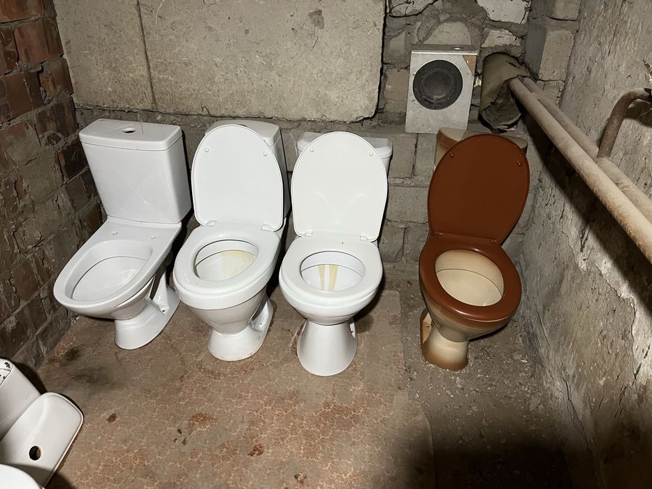 продам унитазы б/у